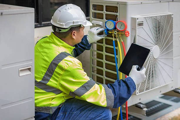 Professional Hvac technician working in Vinton, VA